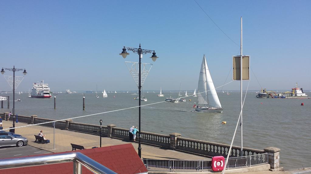Gray'S Inn Cowes  Buitenkant foto